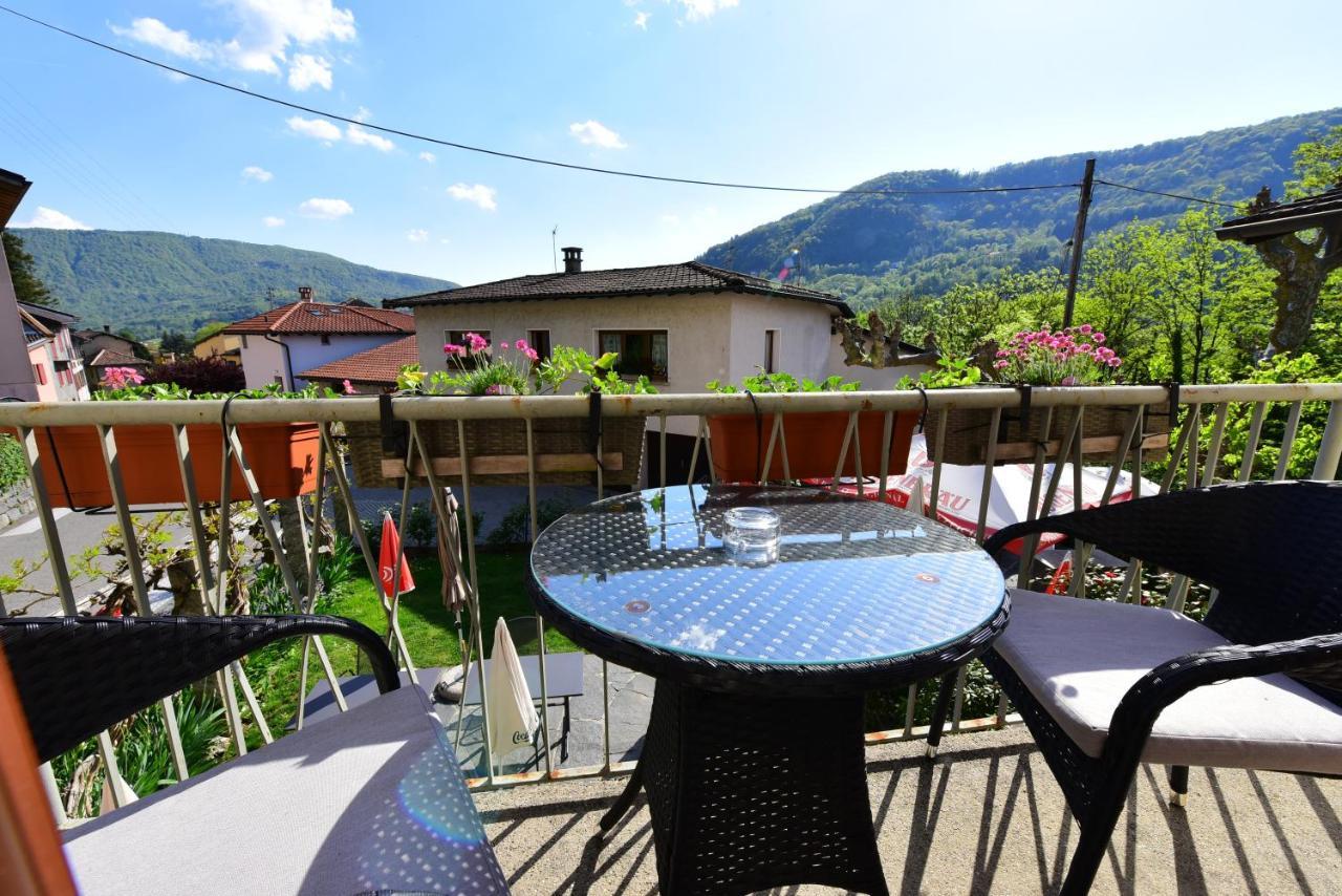 Hotel Pensione Serena Purasca ภายนอก รูปภาพ