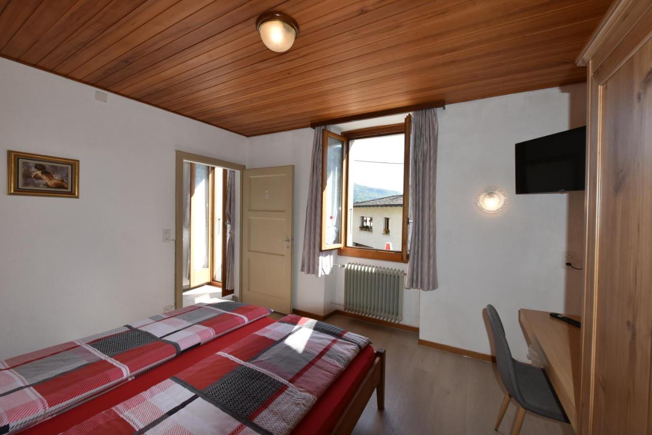 Hotel Pensione Serena Purasca ภายนอก รูปภาพ