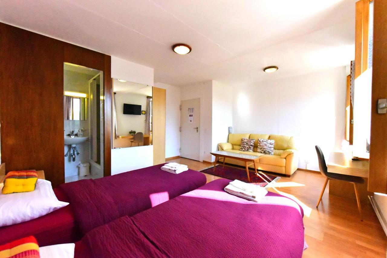 Hotel Pensione Serena Purasca ภายนอก รูปภาพ