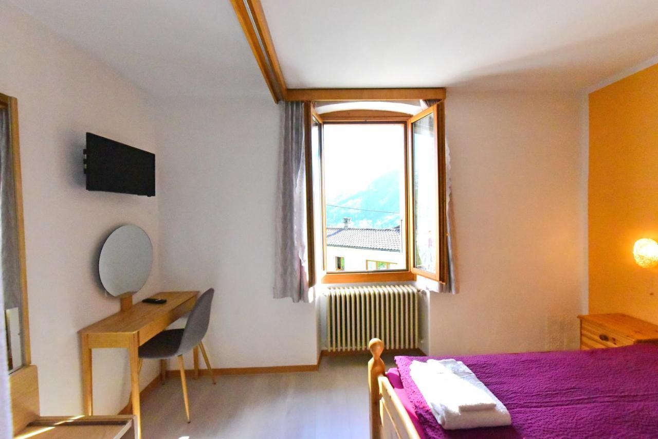 Hotel Pensione Serena Purasca ภายนอก รูปภาพ