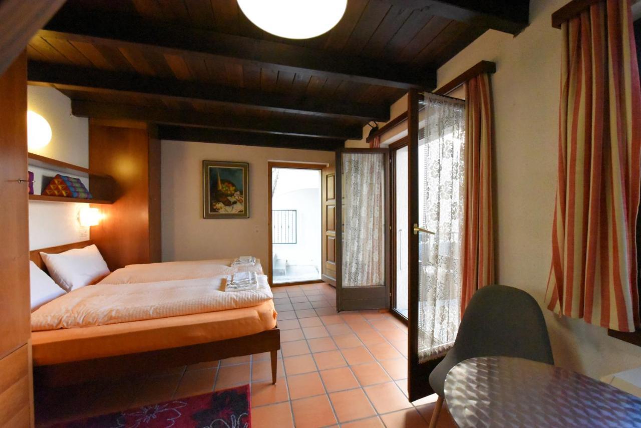 Hotel Pensione Serena Purasca ภายนอก รูปภาพ